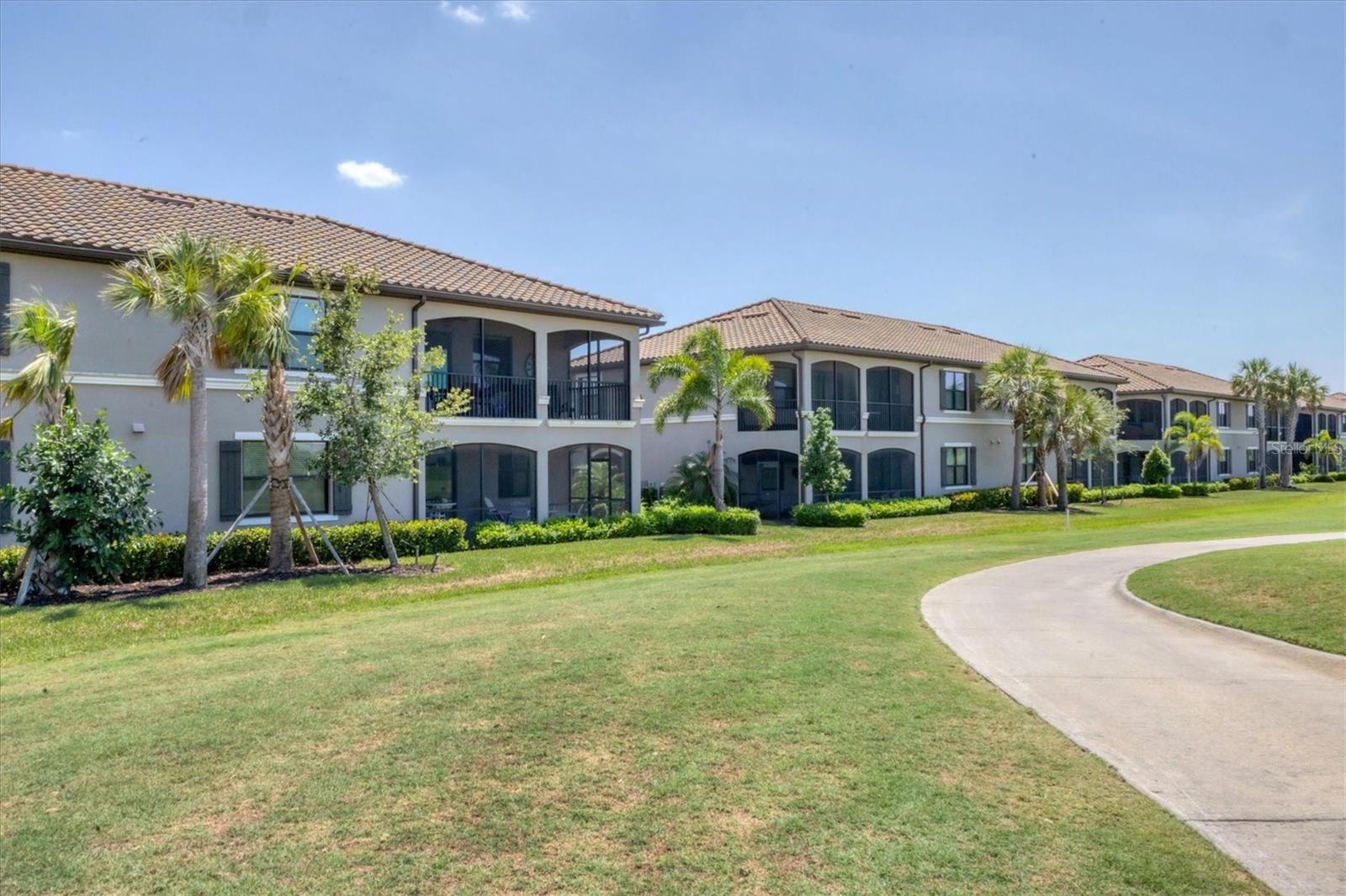 LAKEWOOD NATIONAL COACH HOMES III - Residential Lease