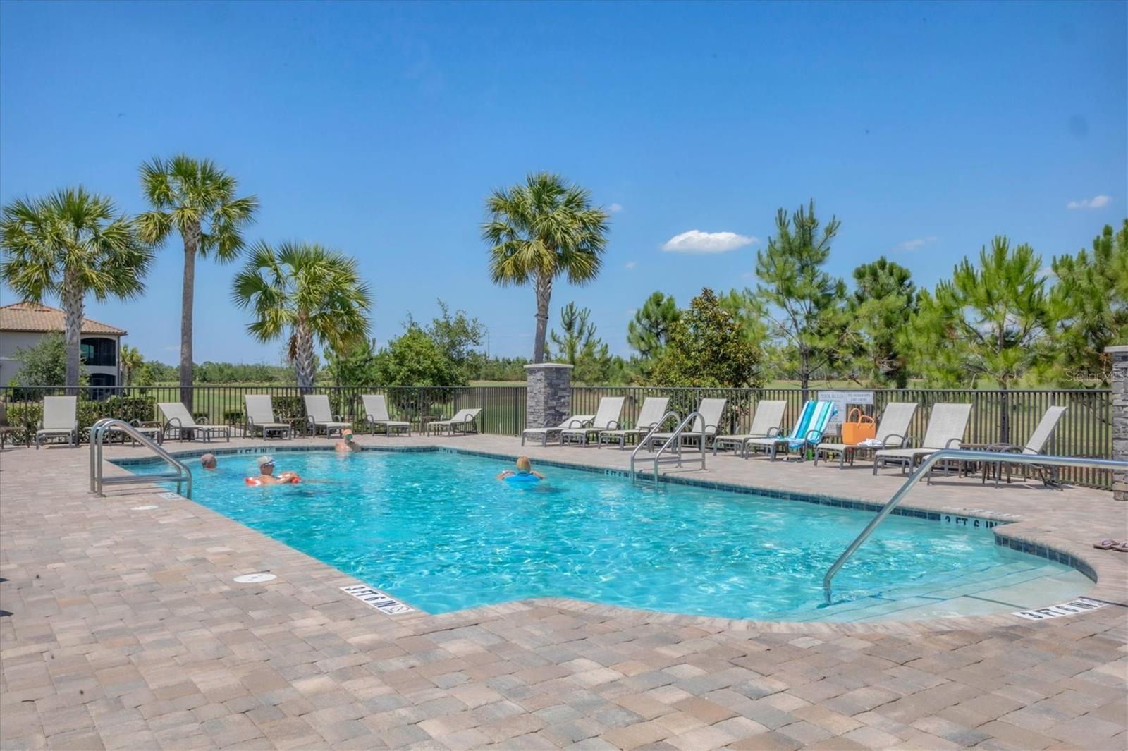 LAKEWOOD NATIONAL COACH HOMES III - Residential Lease