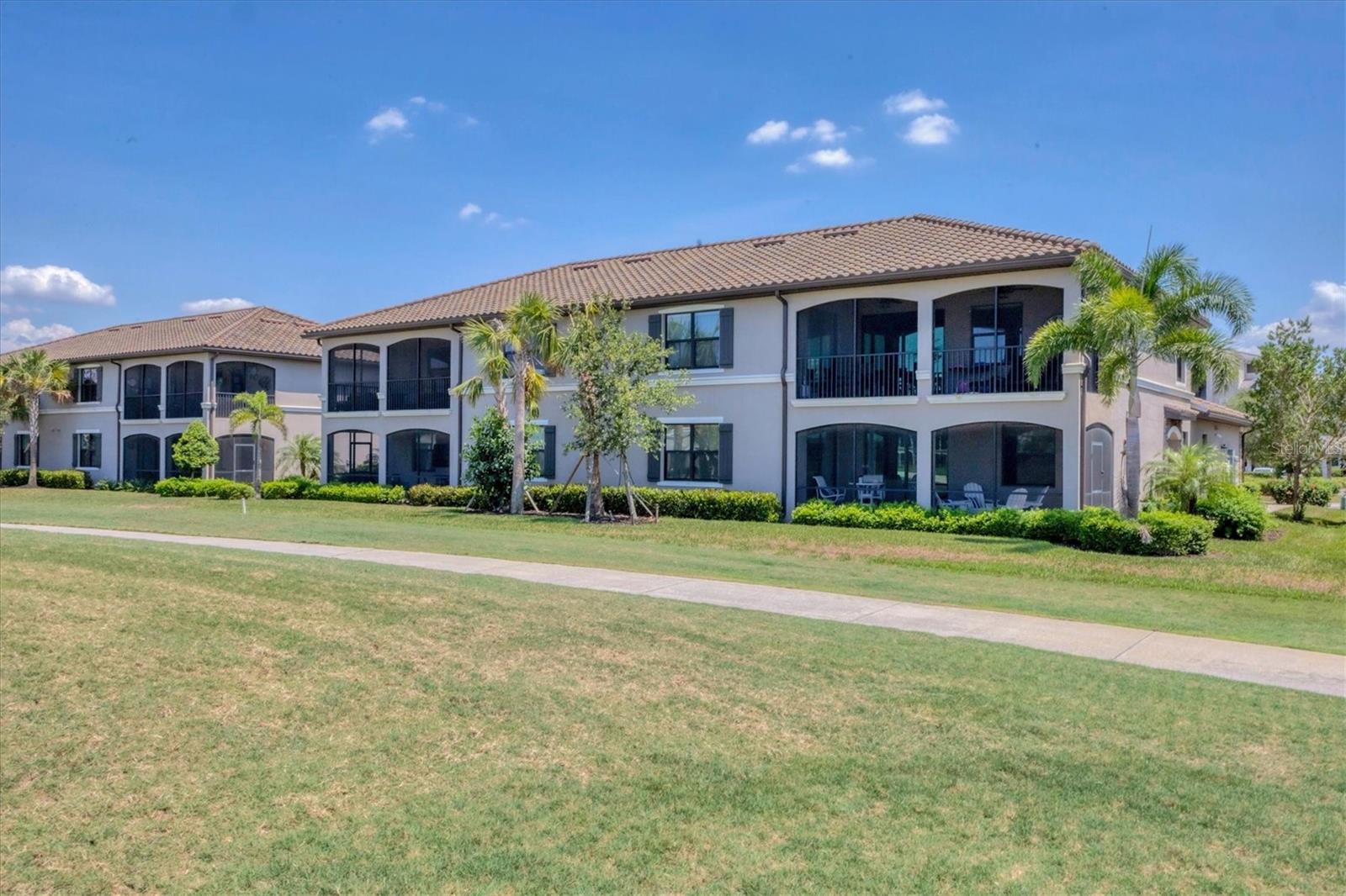 LAKEWOOD NATIONAL COACH HOMES III - Residential Lease