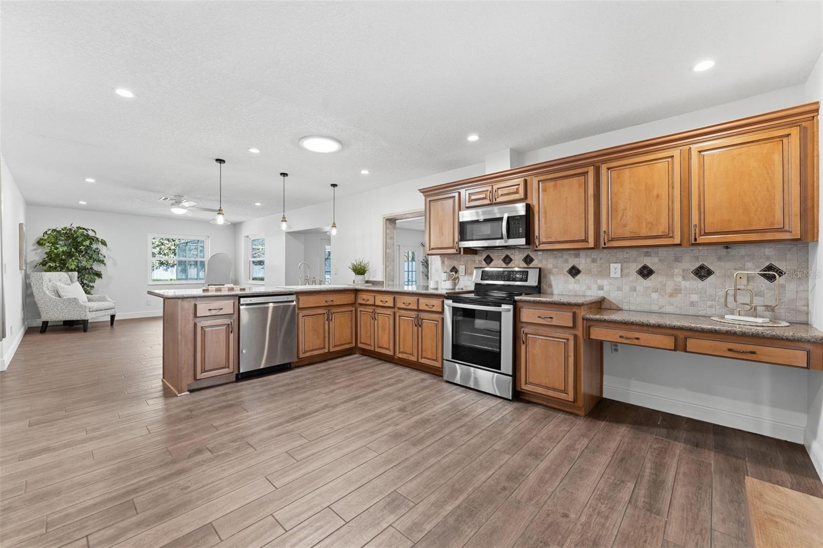 CLUBHOUSE ESTATES OF COUNTRYSIDE - Residential