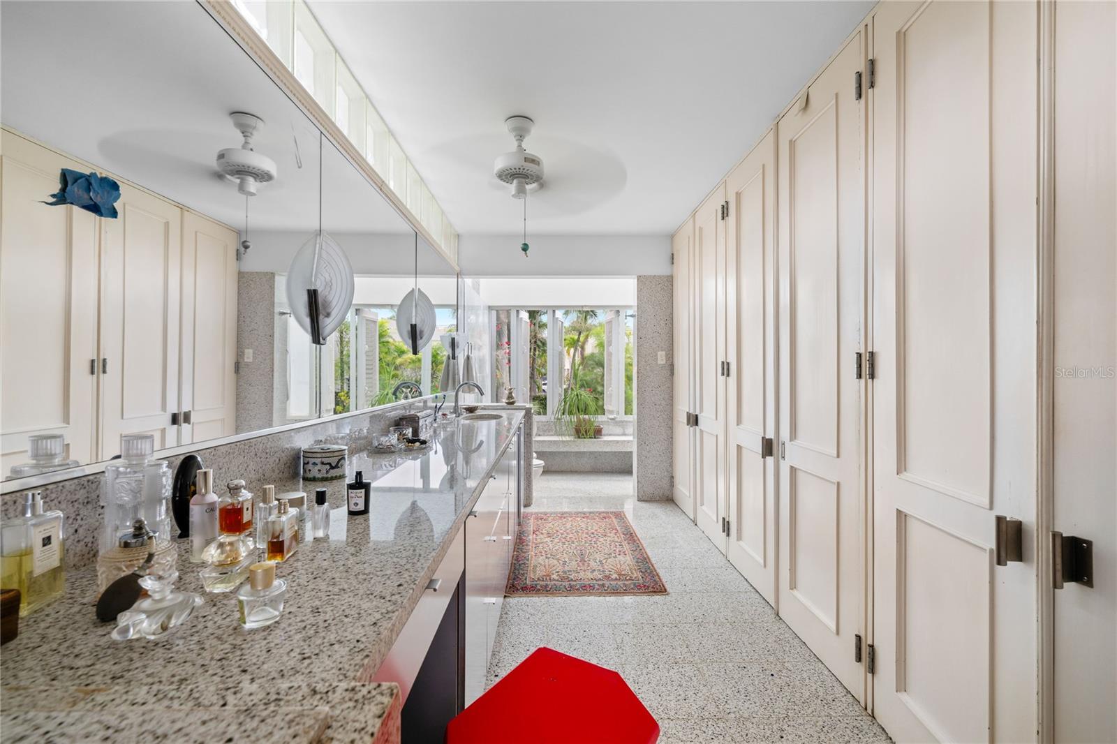 GARDEN HILLS ARCHITECTURAL CUSTOM BUILT RESIDENCE - Residential