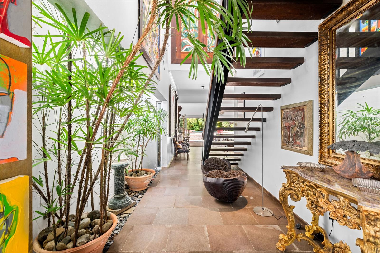 GARDEN HILLS ARCHITECTURAL CUSTOM BUILT RESIDENCE - Residential