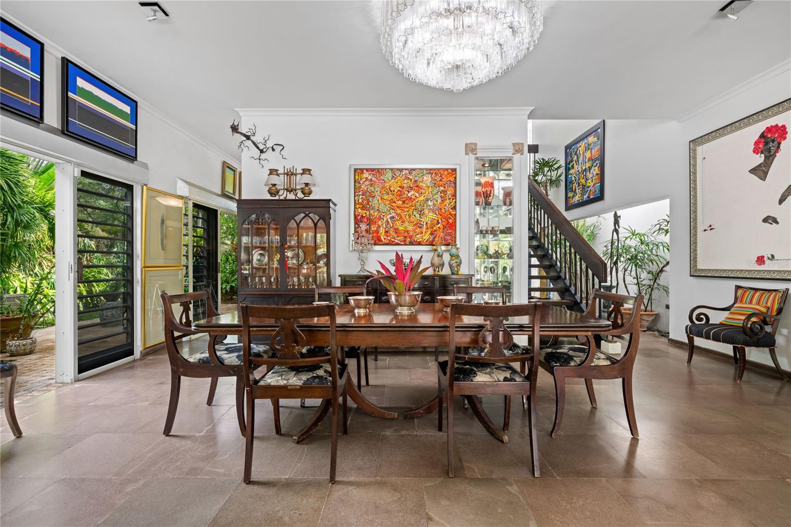 GARDEN HILLS ARCHITECTURAL CUSTOM BUILT RESIDENCE - Residential