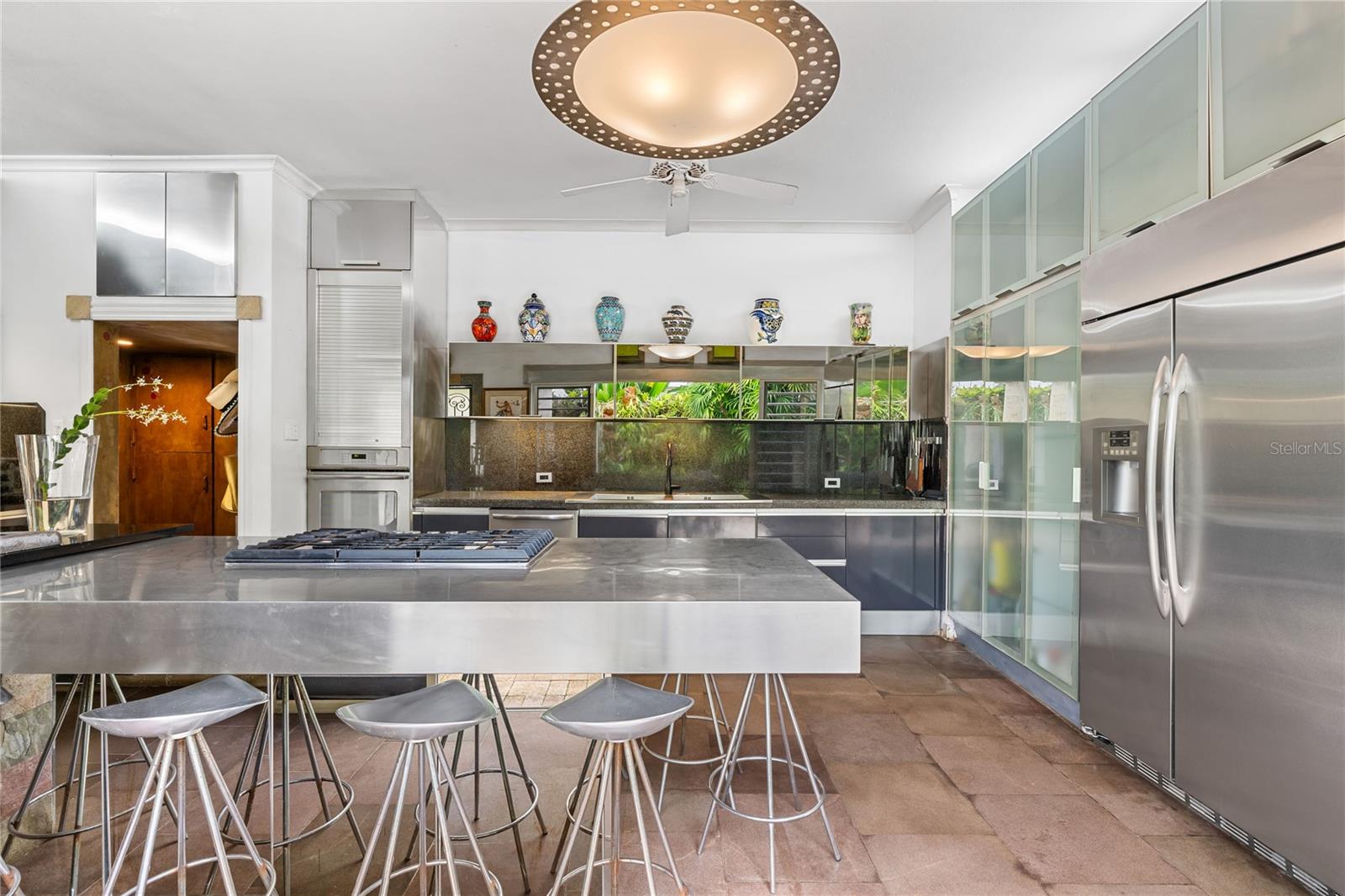 GARDEN HILLS ARCHITECTURAL CUSTOM BUILT RESIDENCE - Residential