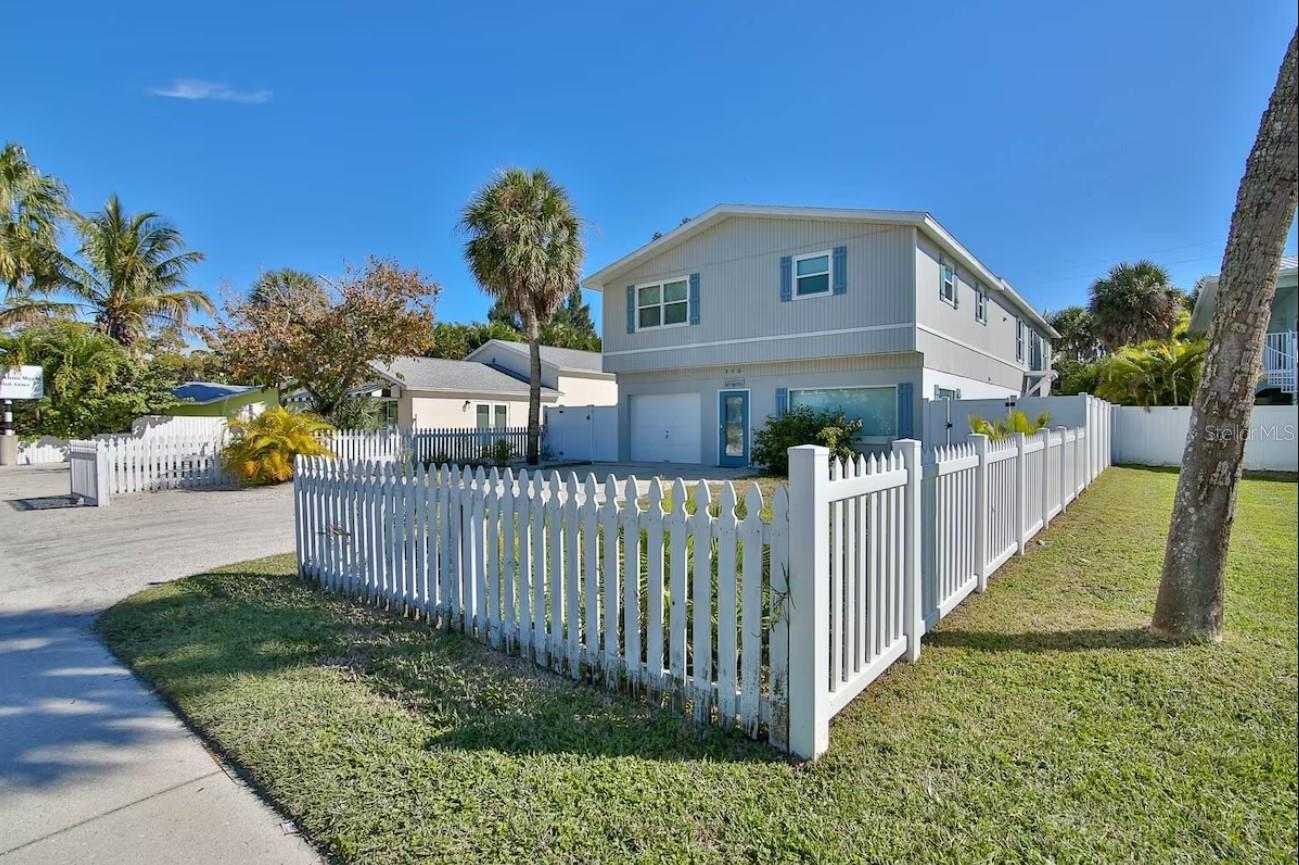 ANNA MARIA BEACH - Residential