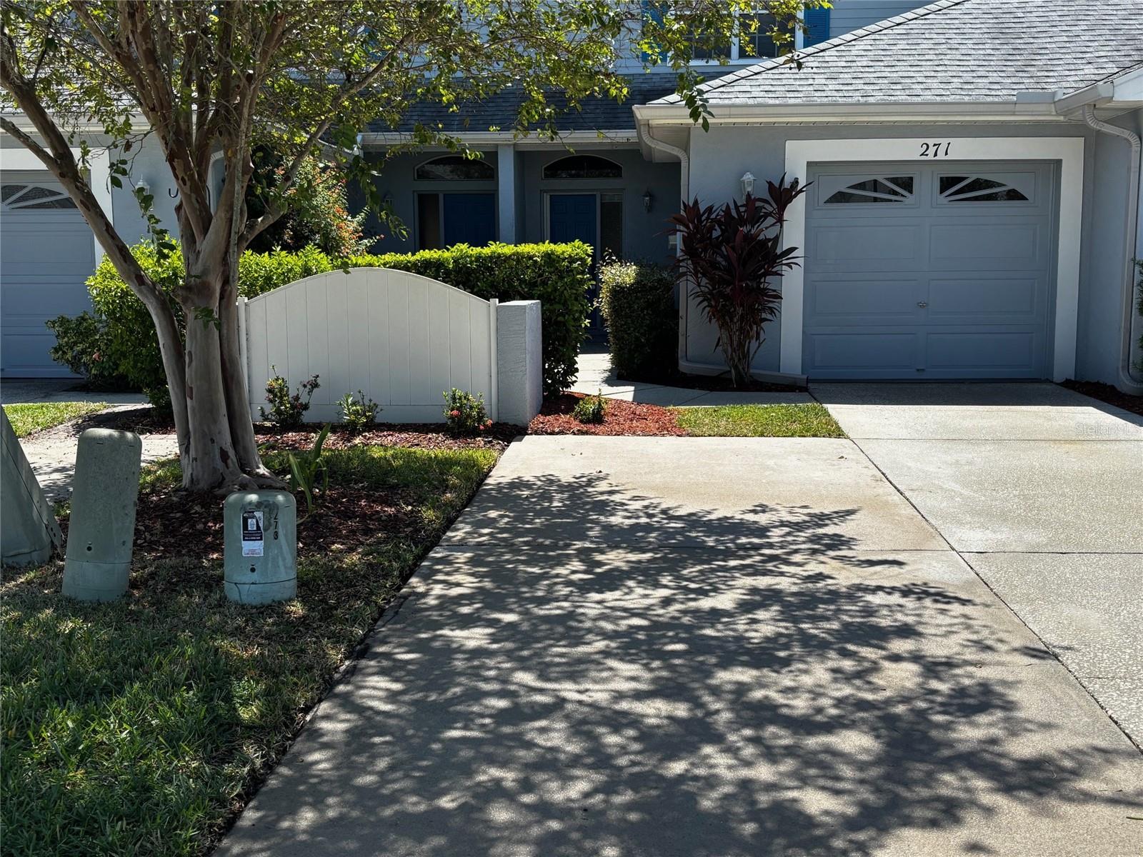 SUN KETCH TWNHMS AT CYPRESS LAKES - Residential