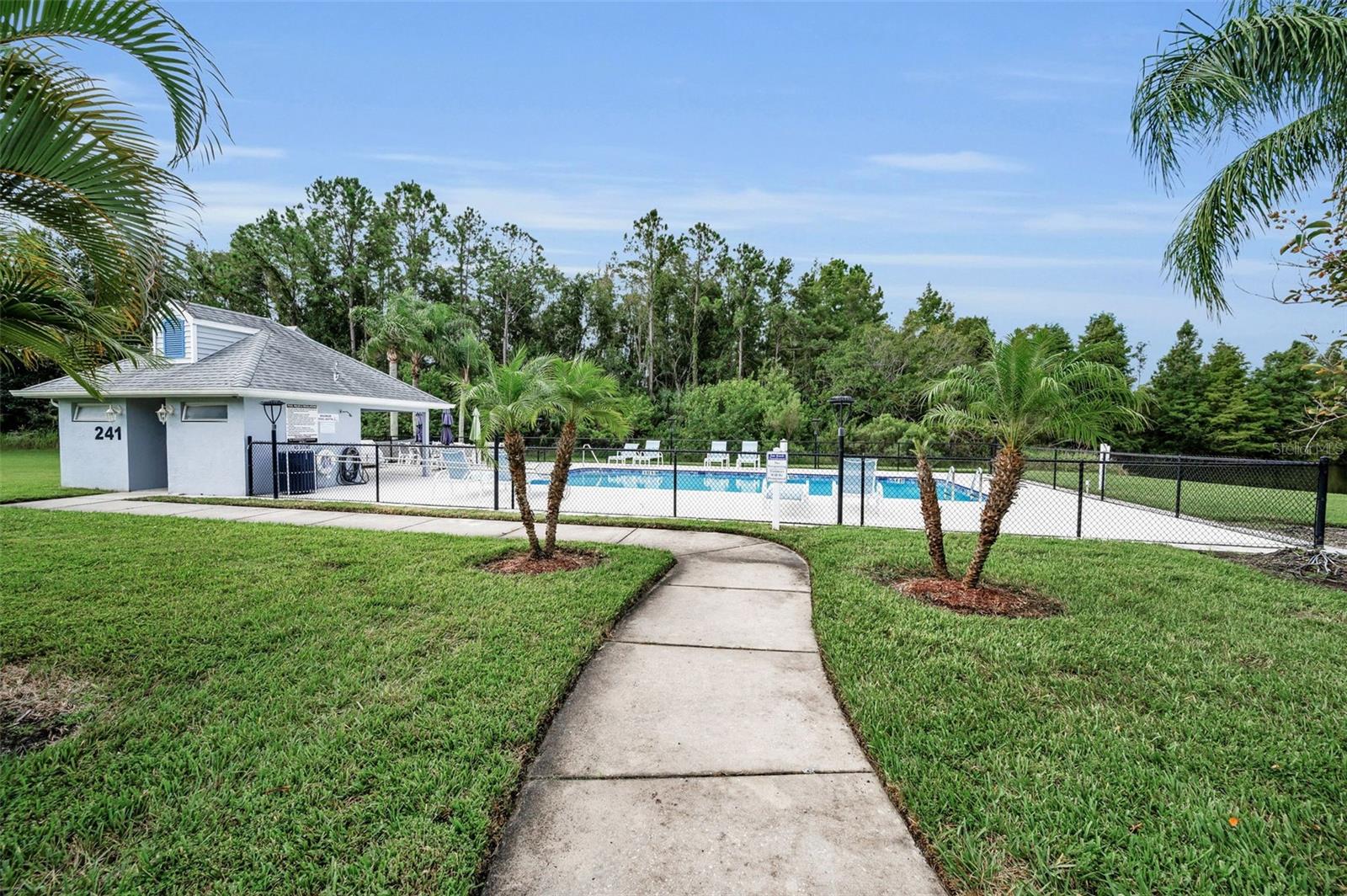 SUN KETCH TWNHMS AT CYPRESS LAKES - Residential