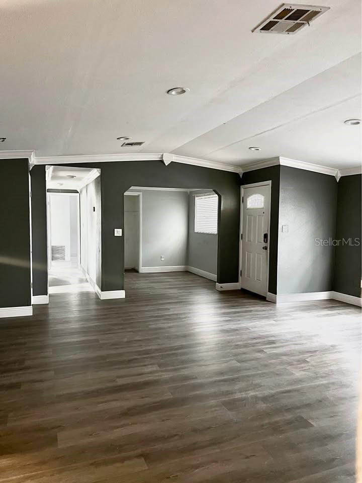 709 E CRENSHAW STREET