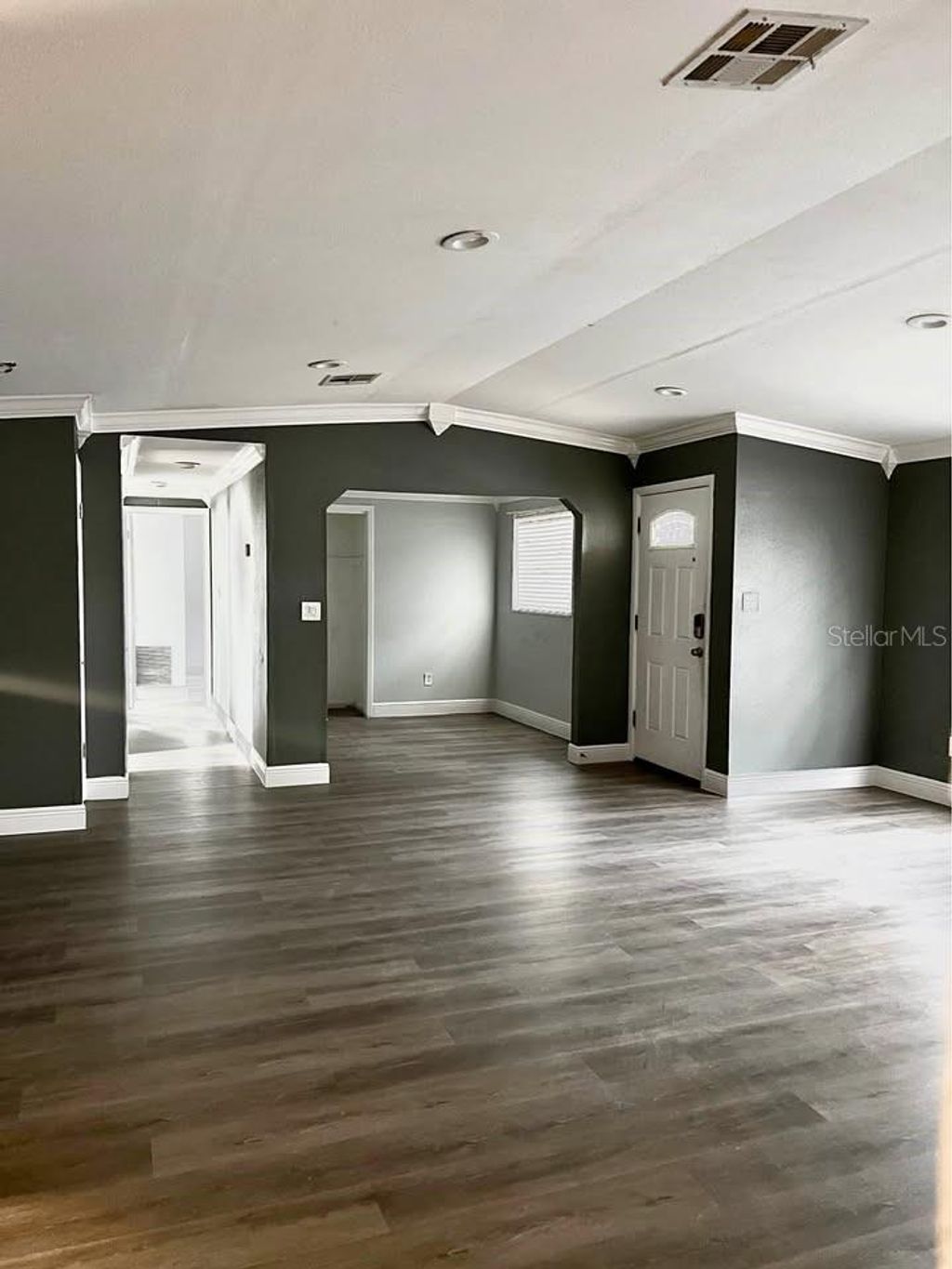 Photo of 709 E Crenshaw Street, Tampa, FL 33604 (MLS # TB8468083)