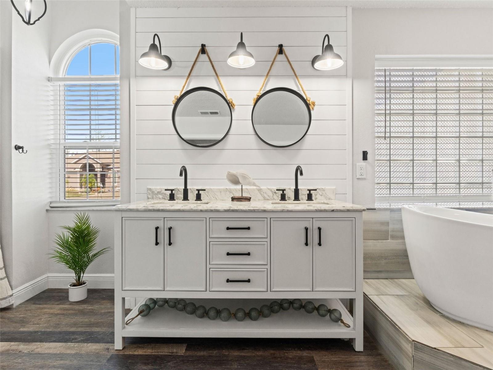 BERKELEY MANOR - Residential