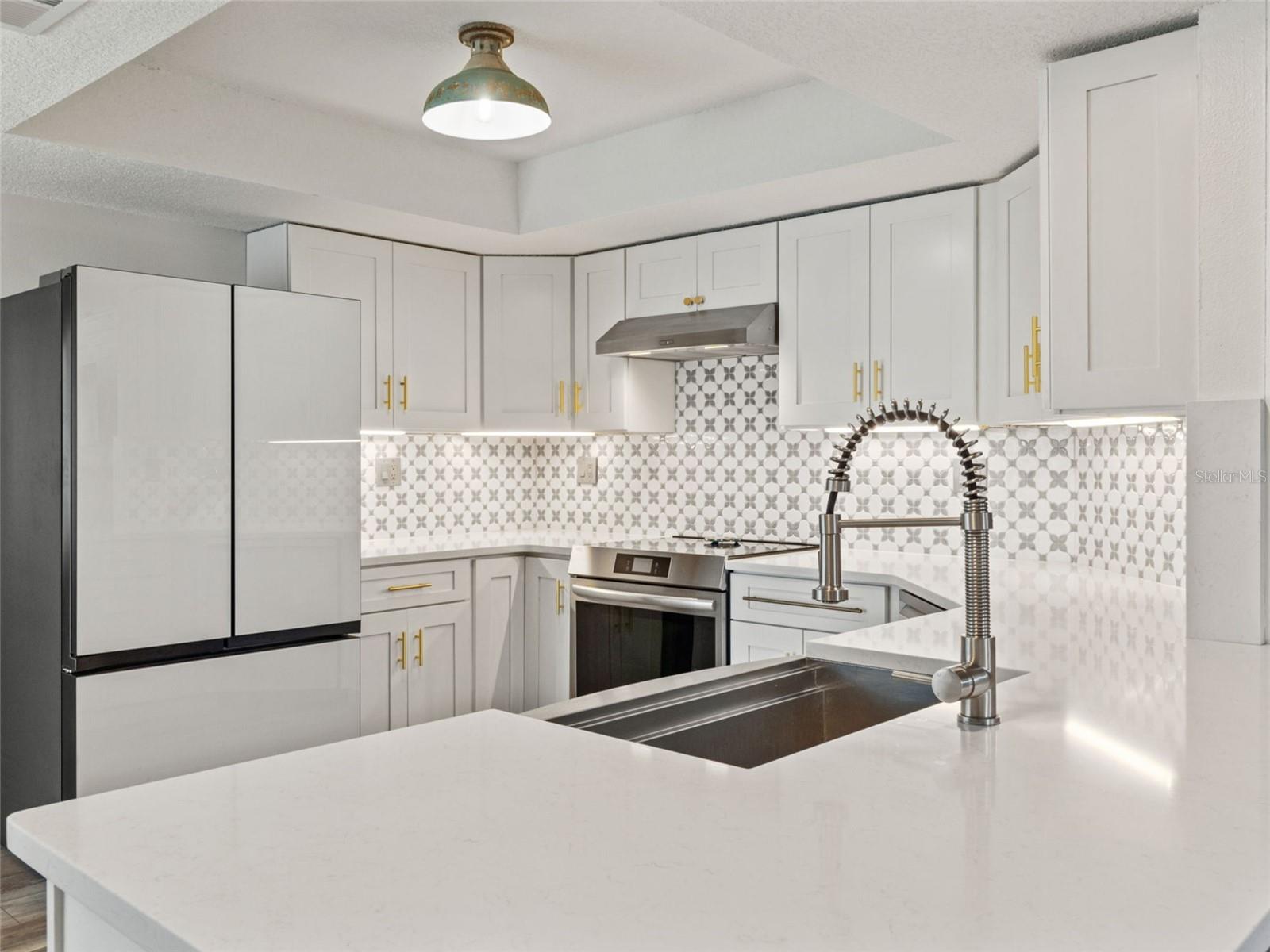 BERKELEY MANOR - Residential