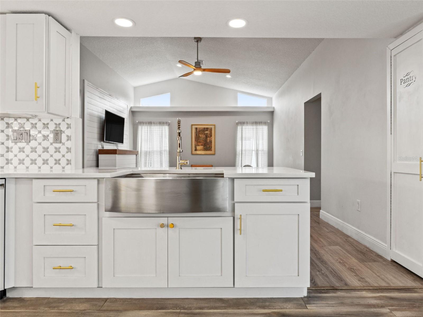 BERKELEY MANOR - Residential