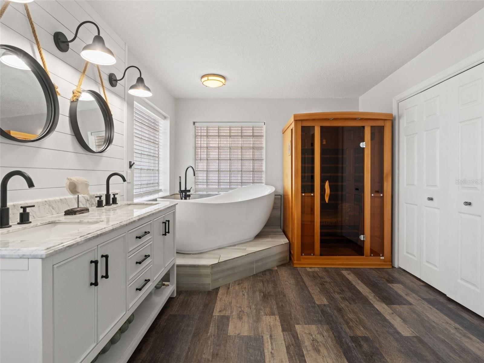 BERKELEY MANOR - Residential