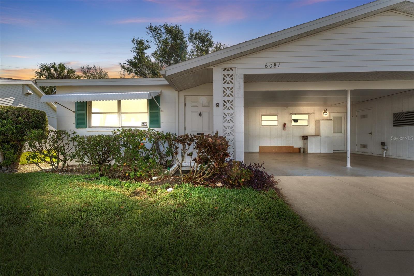 6087 CORAL WAY