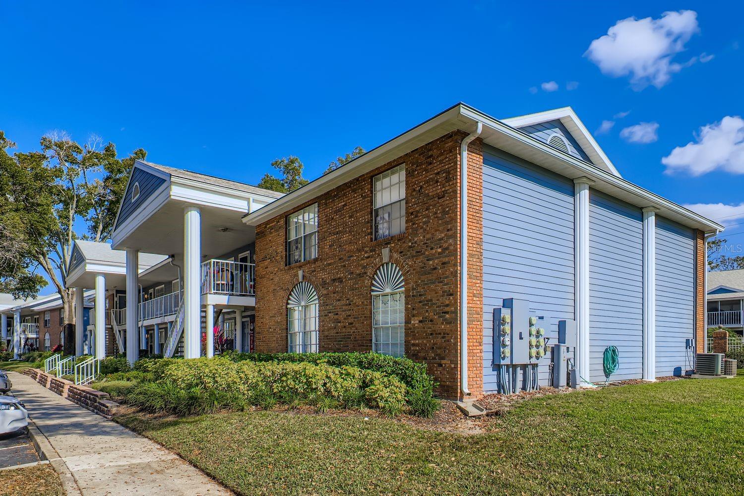 MANORS BRYN MAWR CONDO PH 17 - Residential