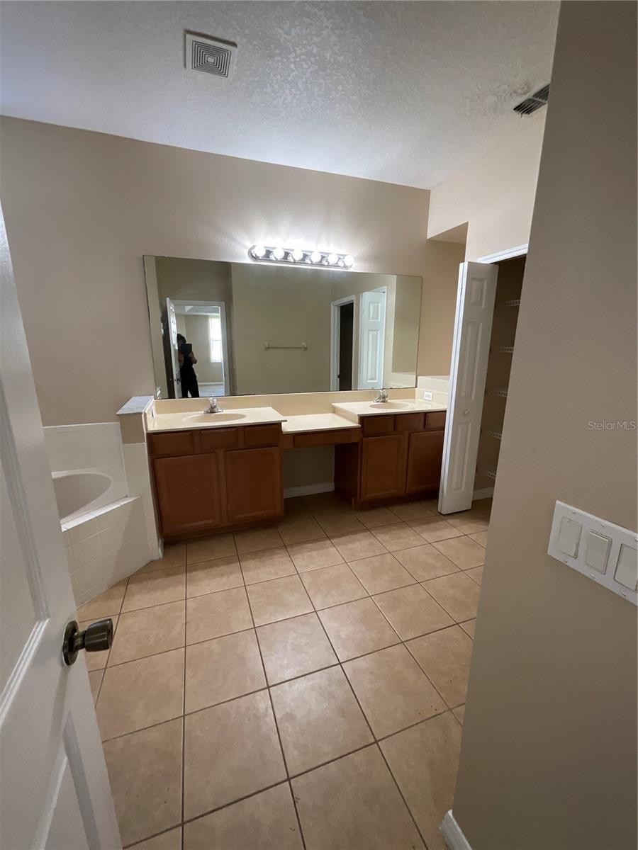 BRIGHTON LAKES PH 1 PARCELS A & G - Residential Lease