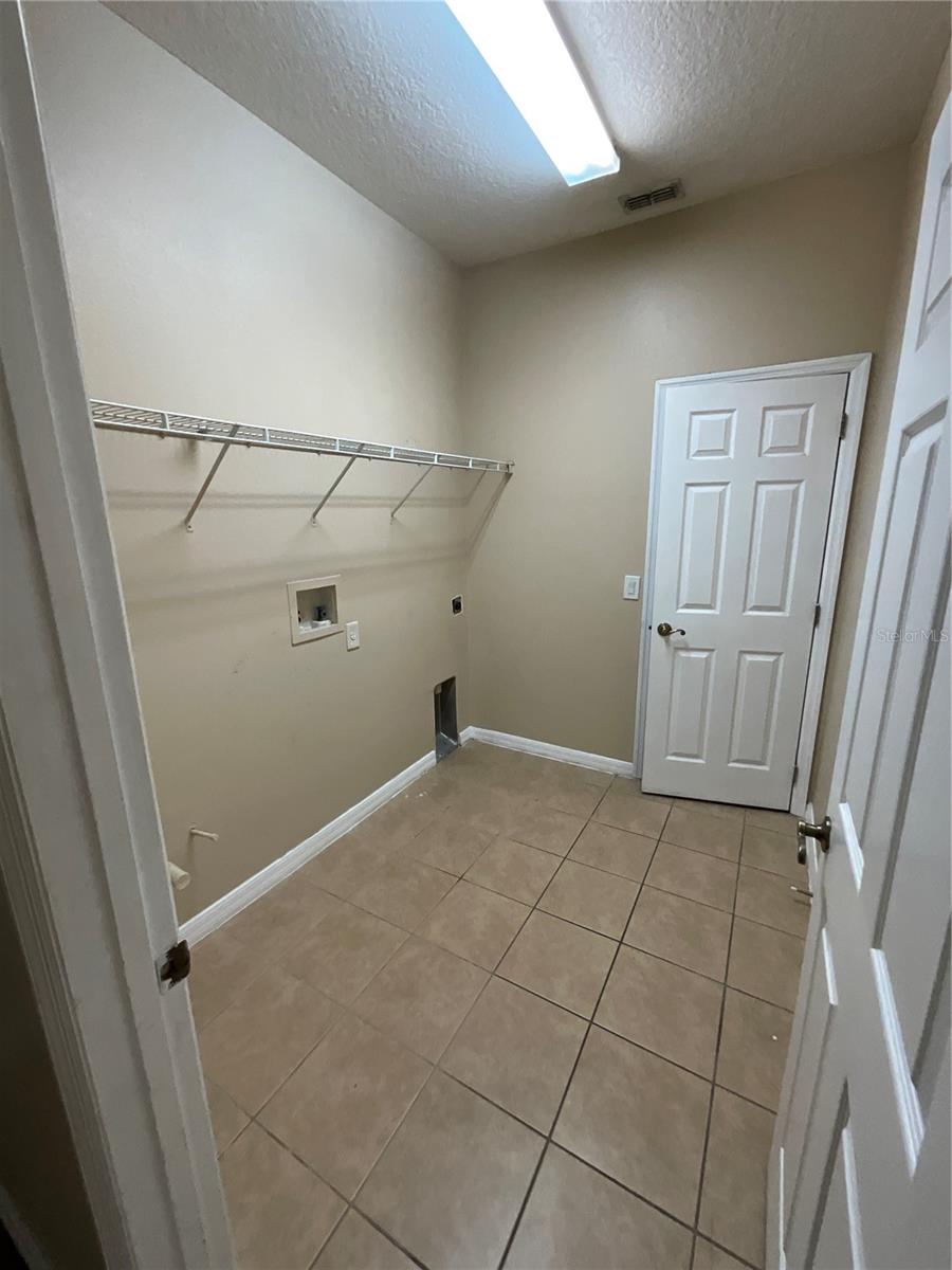 BRIGHTON LAKES PH 1 PARCELS A & G - Residential Lease