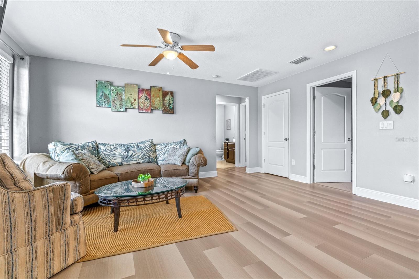 LUCAYA LAKE CLUB PH 2D - Residential