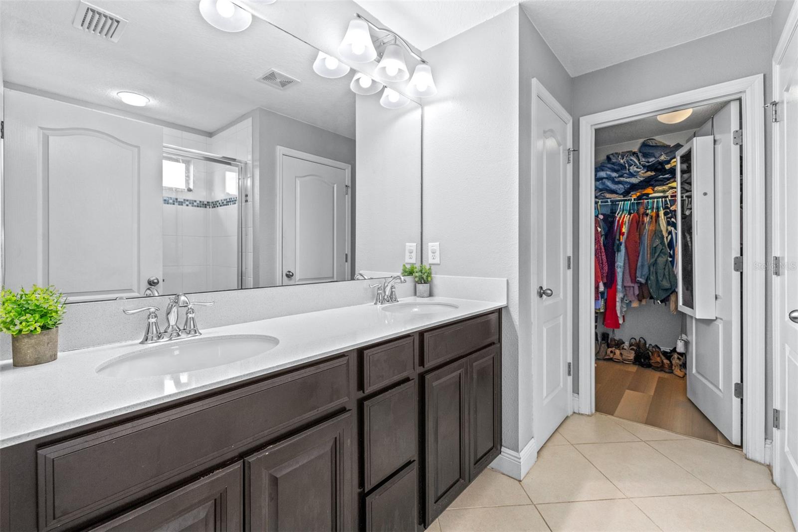 LUCAYA LAKE CLUB PH 2D - Residential