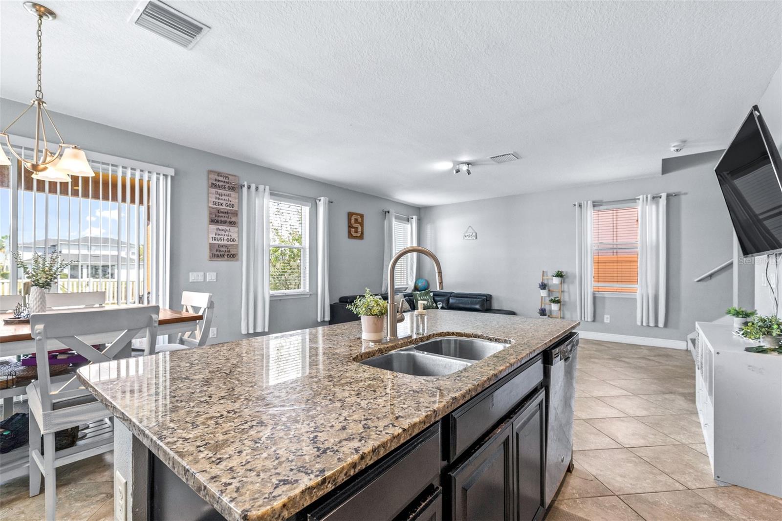 LUCAYA LAKE CLUB PH 2D - Residential