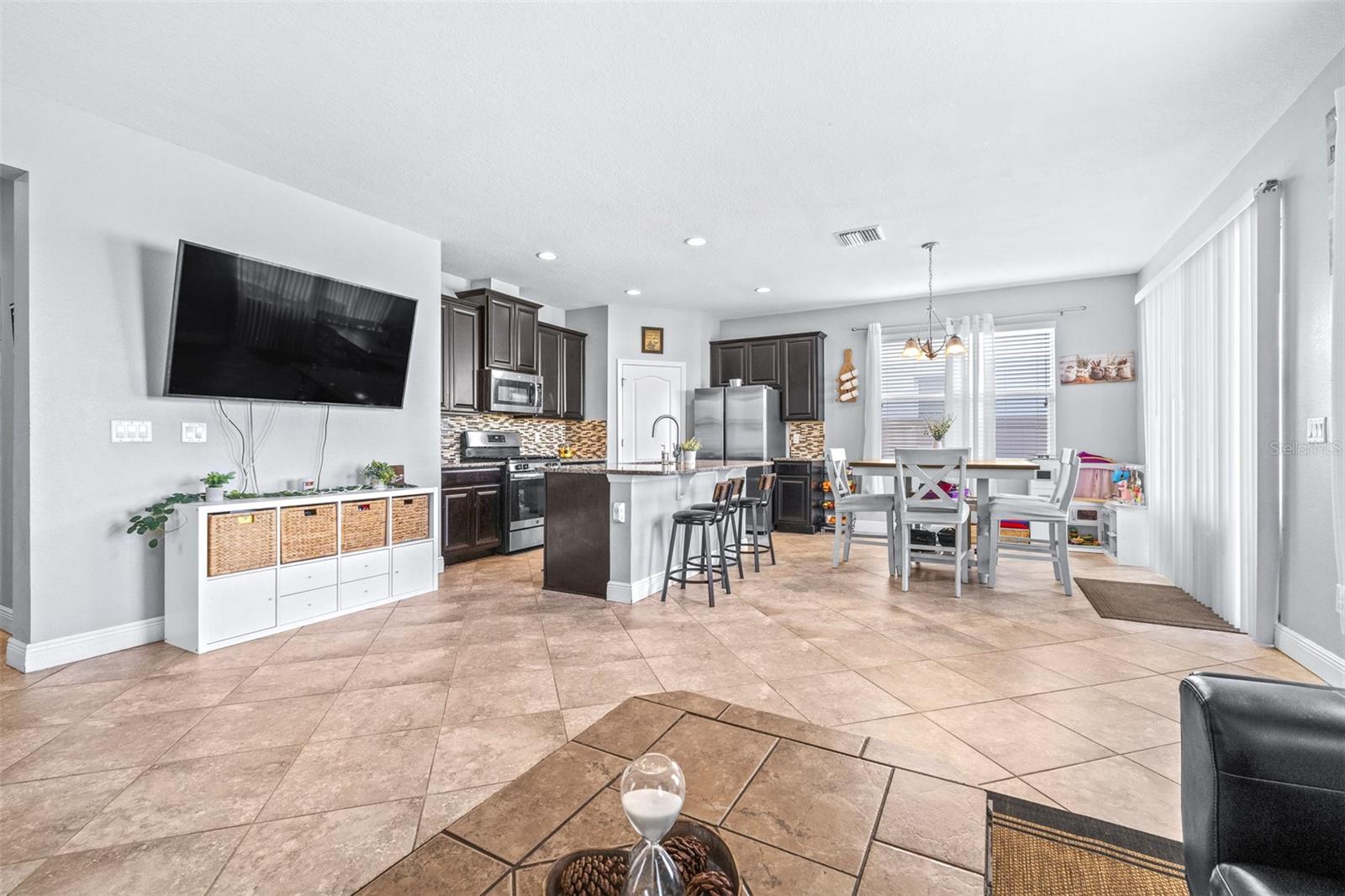 LUCAYA LAKE CLUB PH 2D - Residential