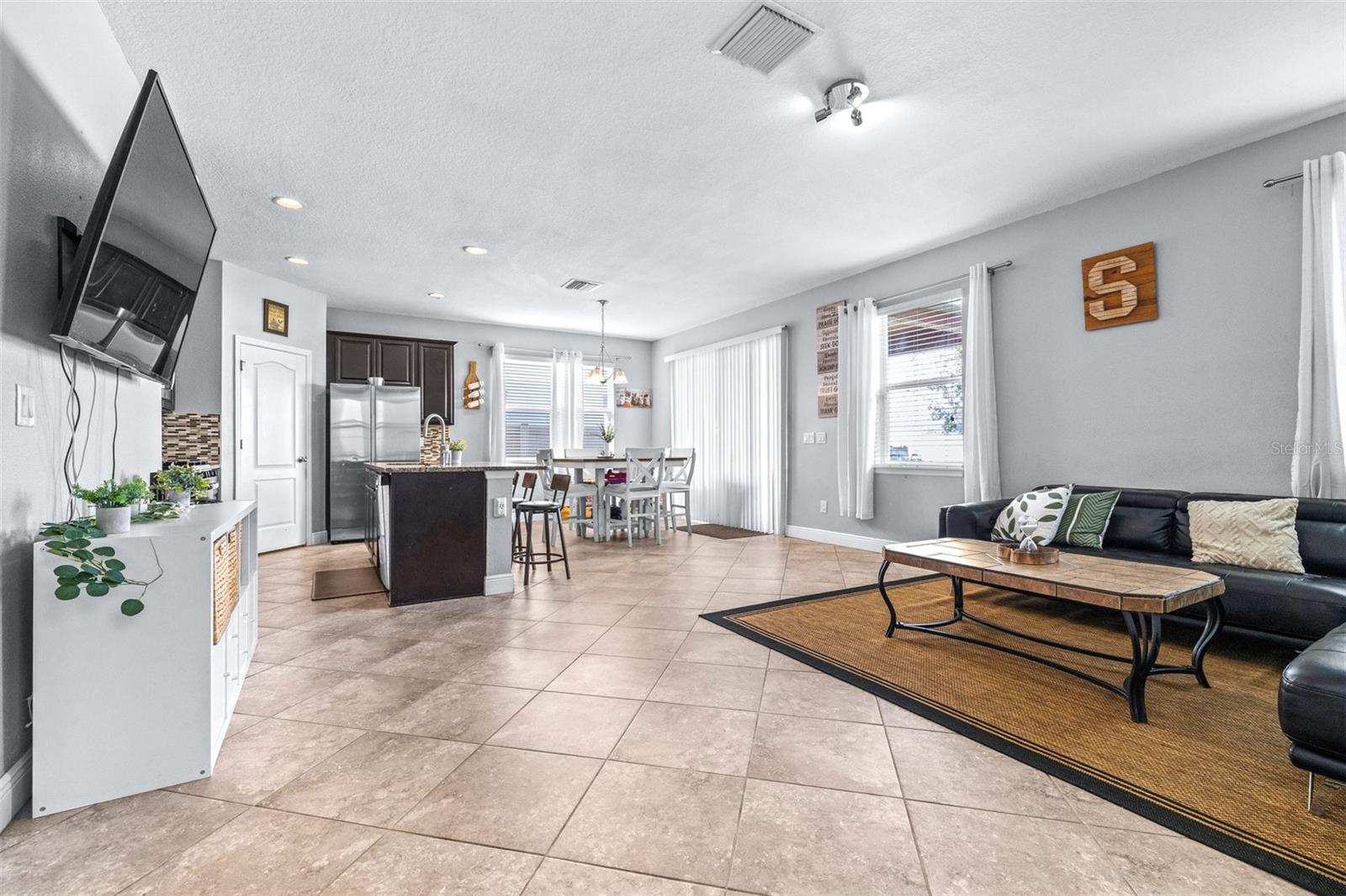 LUCAYA LAKE CLUB PH 2D - Residential