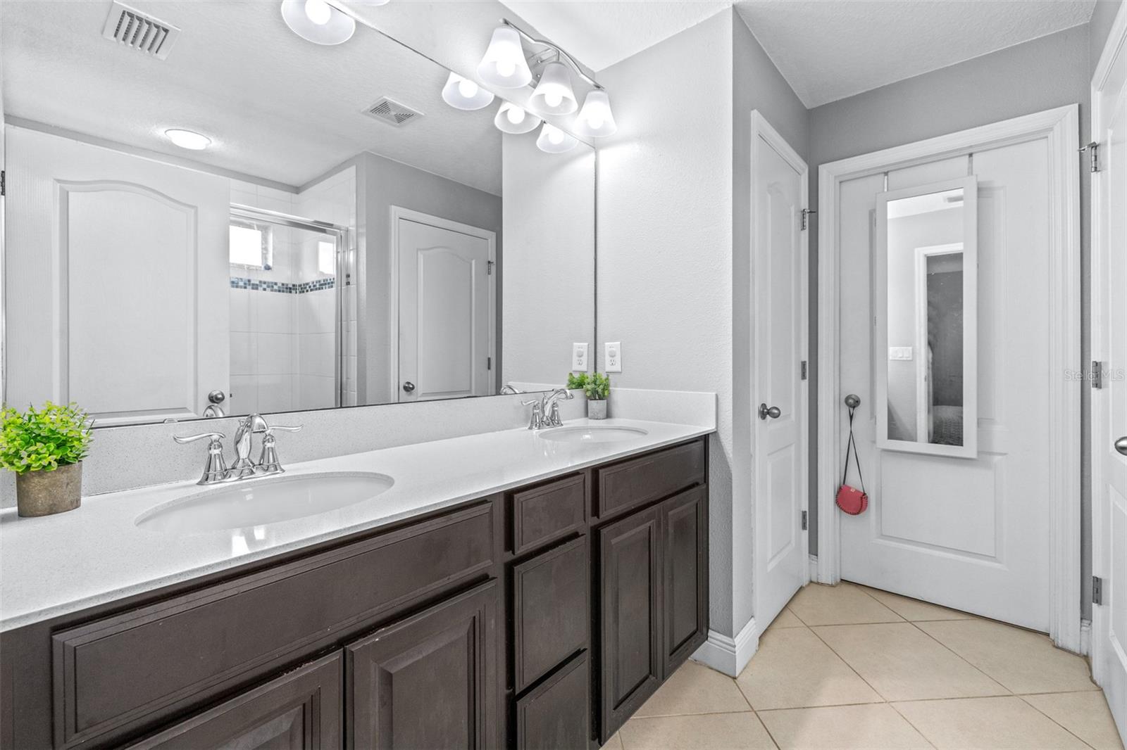 LUCAYA LAKE CLUB PH 2D - Residential