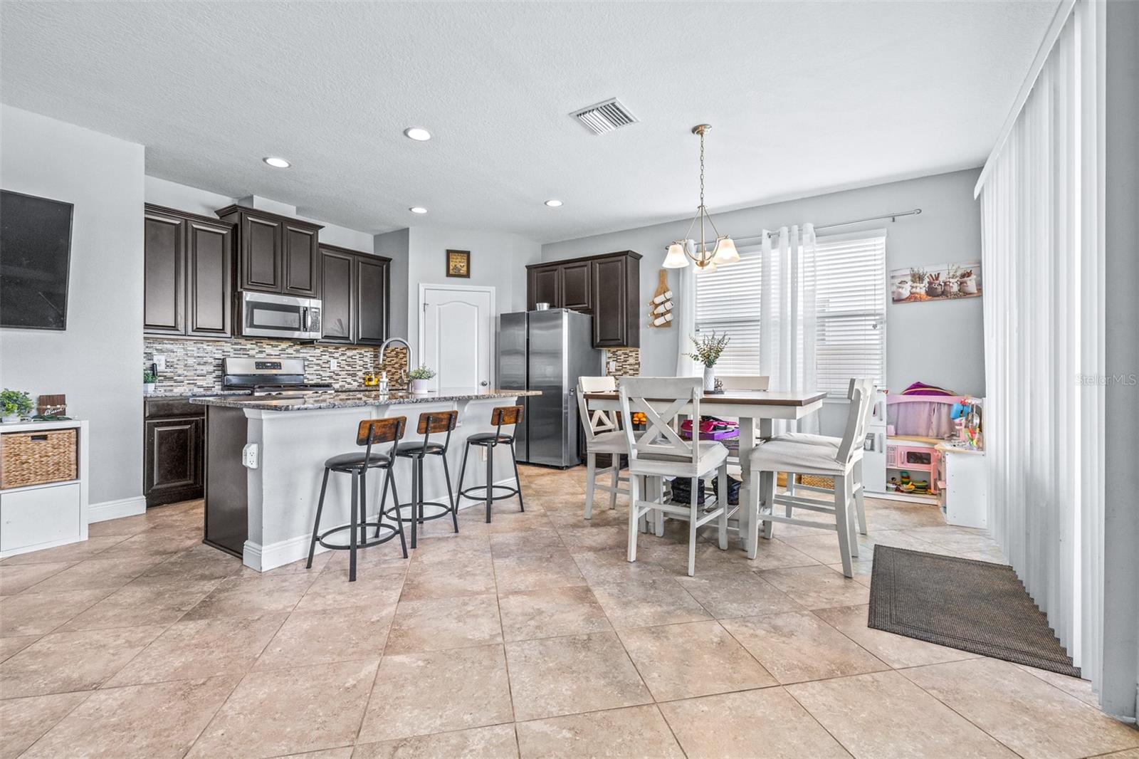 LUCAYA LAKE CLUB PH 2D - Residential