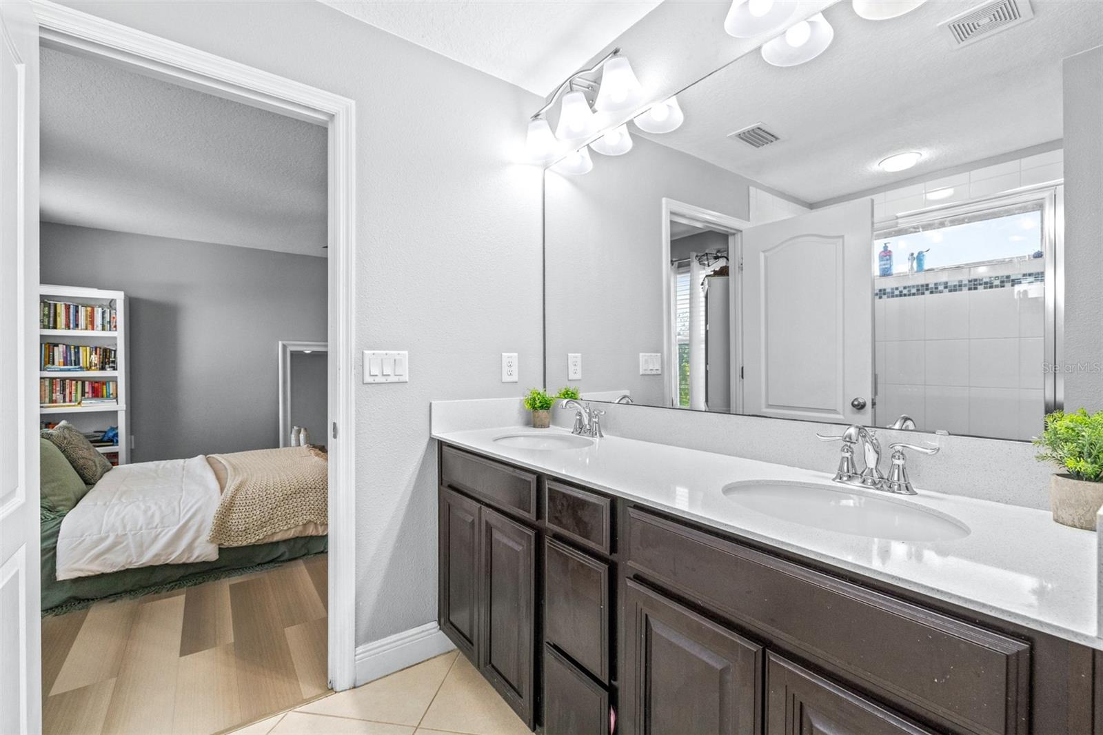 LUCAYA LAKE CLUB PH 2D - Residential