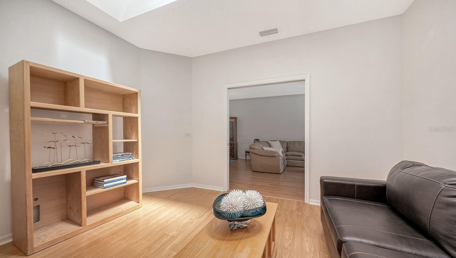 HERITAGE OAKS GOLF & COUNTRY CLUB - Residential