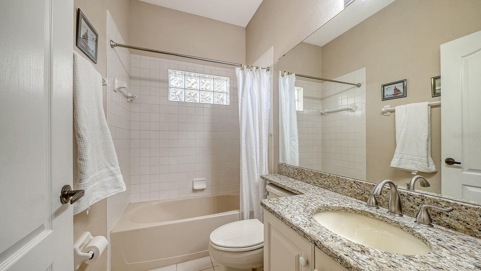 HERITAGE OAKS GOLF & COUNTRY CLUB - Residential