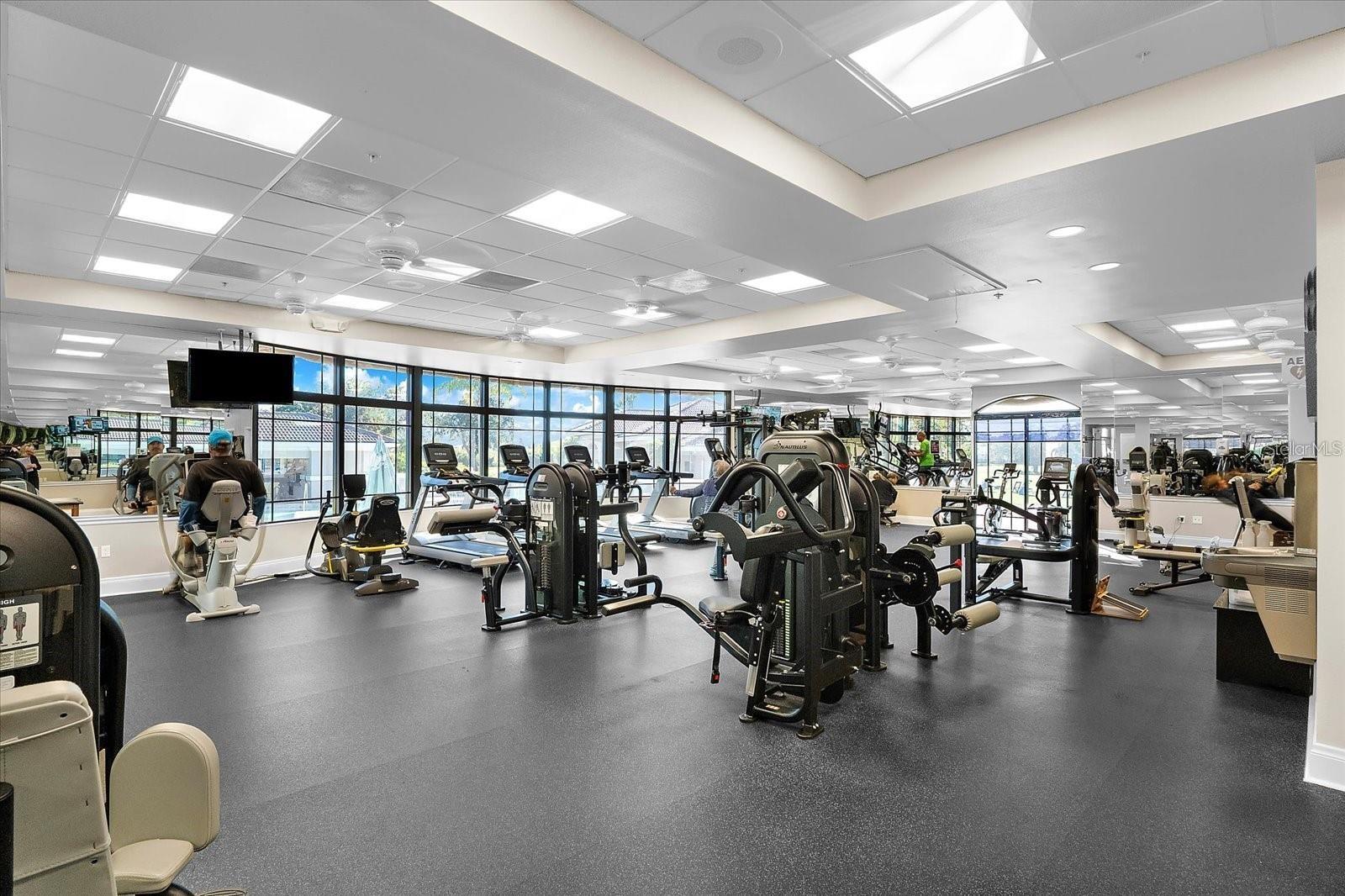 HERITAGE OAKS GOLF & COUNTRY CLUB - Residential