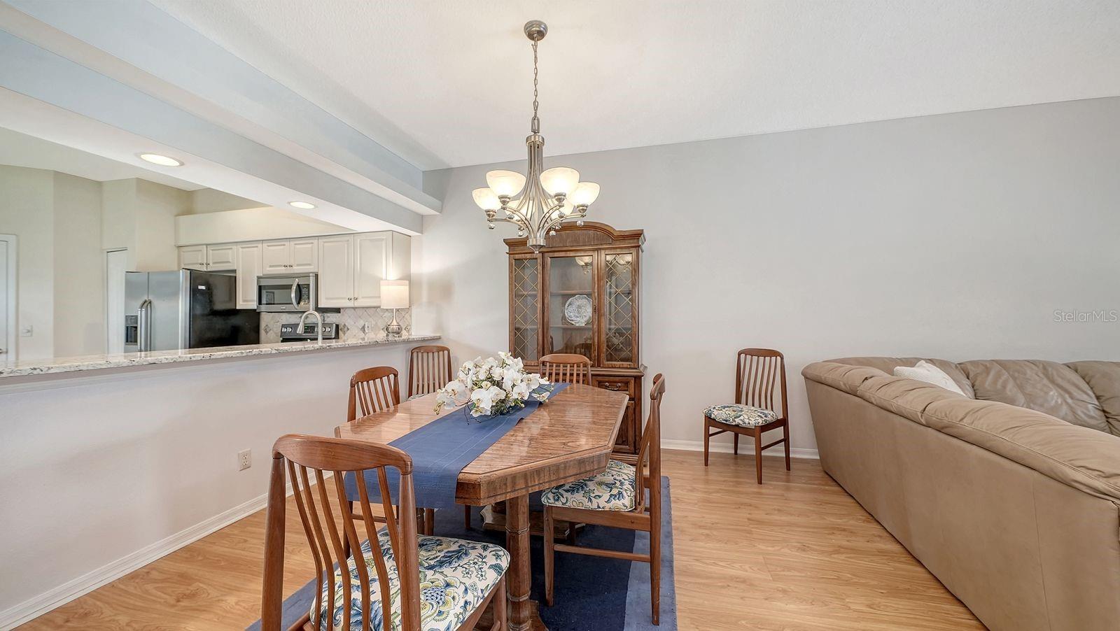 HERITAGE OAKS GOLF & COUNTRY CLUB - Residential