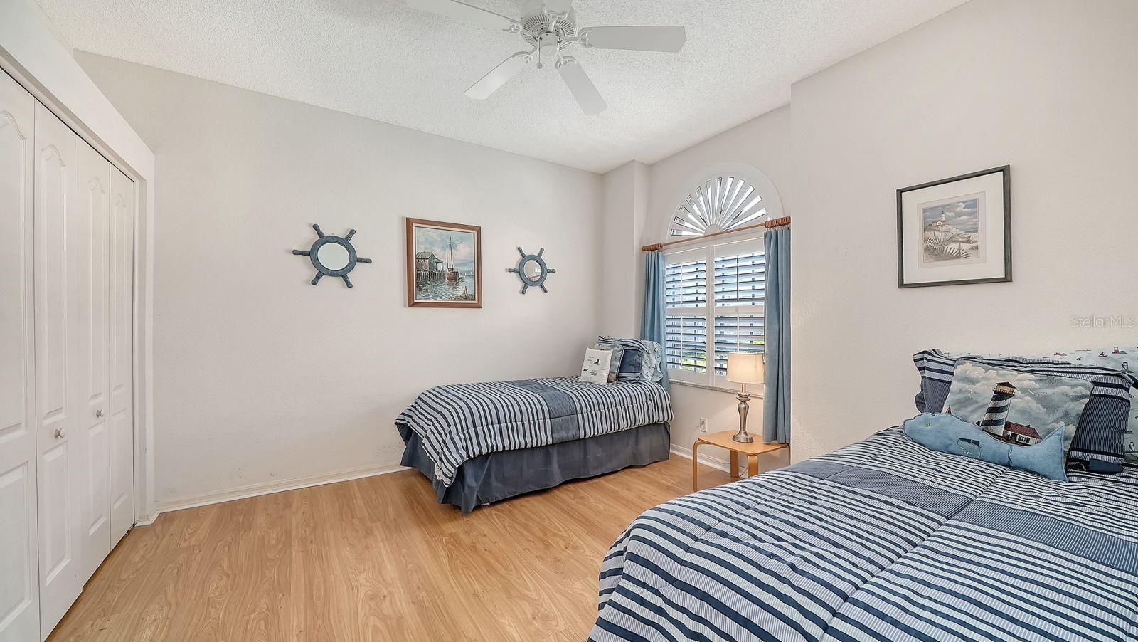 HERITAGE OAKS GOLF & COUNTRY CLUB - Residential