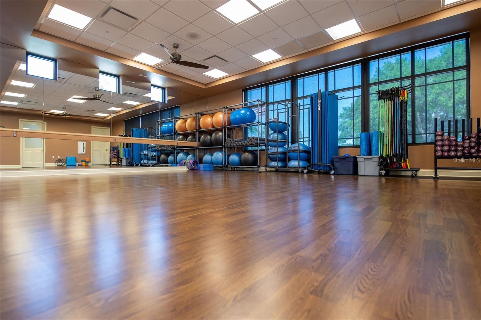 HERITAGE OAKS GOLF & COUNTRY CLUB - Residential