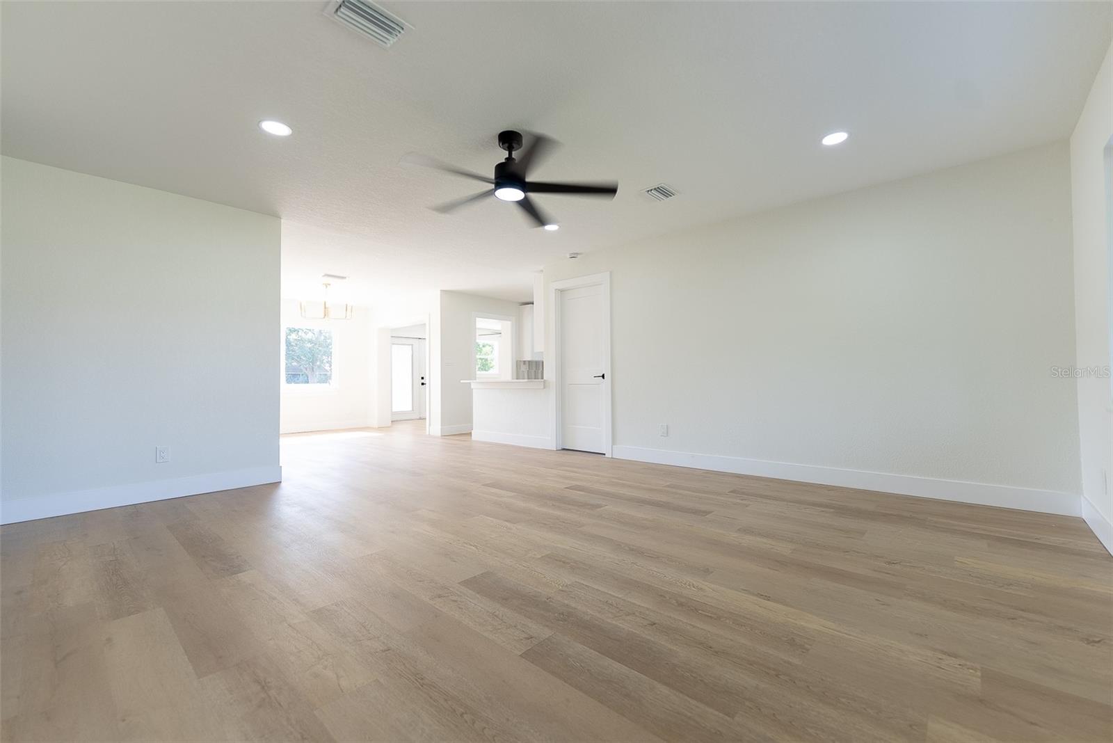 8444 15TH WAY N