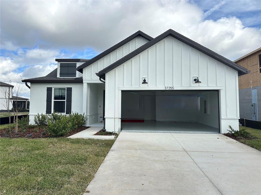 Photo of 37255 Clinch Circle, Zephyrhills, FL 33540 (MLS # J996302)