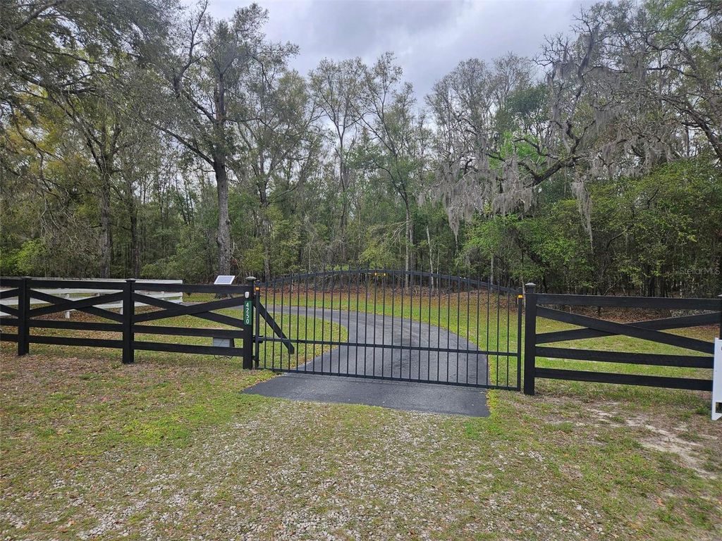 Photo of 4250 NW 81st Lane, Bell, FL 32619 (MLS # GC538548)