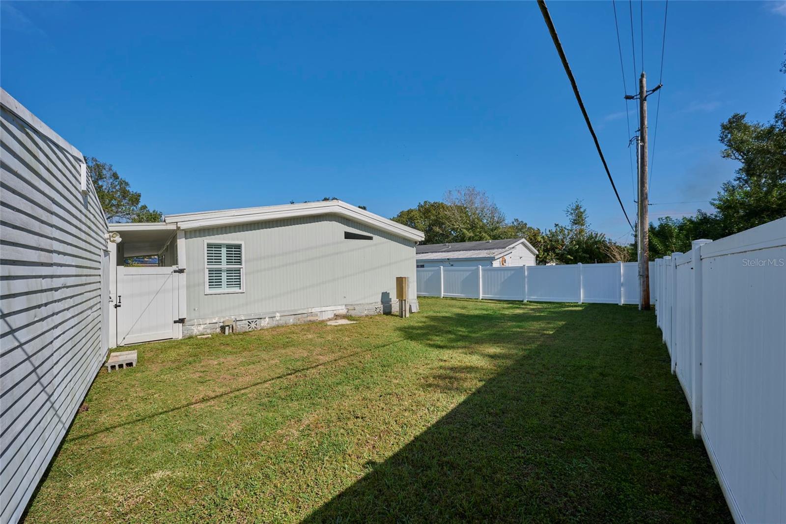 VILLAGE UNIT 03 LAKELAND - Residential