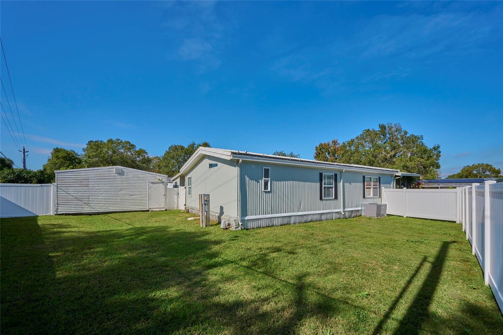 VILLAGE UNIT 03 LAKELAND - Residential