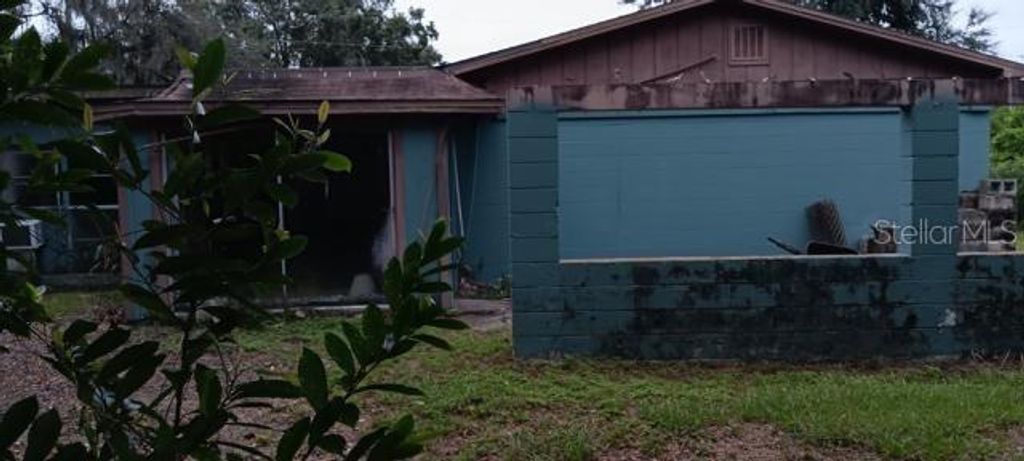 Photo of 9408 Bethune Drive, Thonotosassa, FL 33592 (MLS # TB8439797)