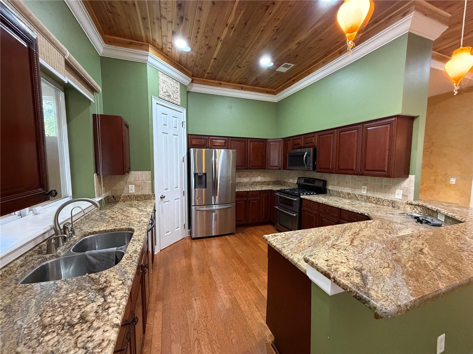 TEMPLE TERRACE ESTATES - Residential Lease