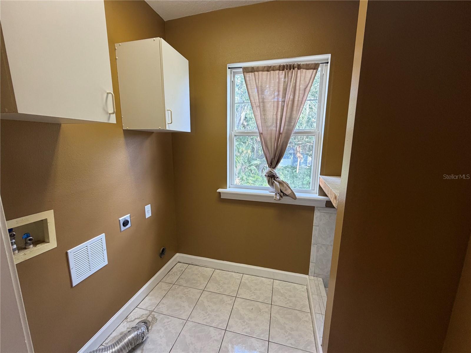 TEMPLE TERRACE ESTATES - Residential Lease