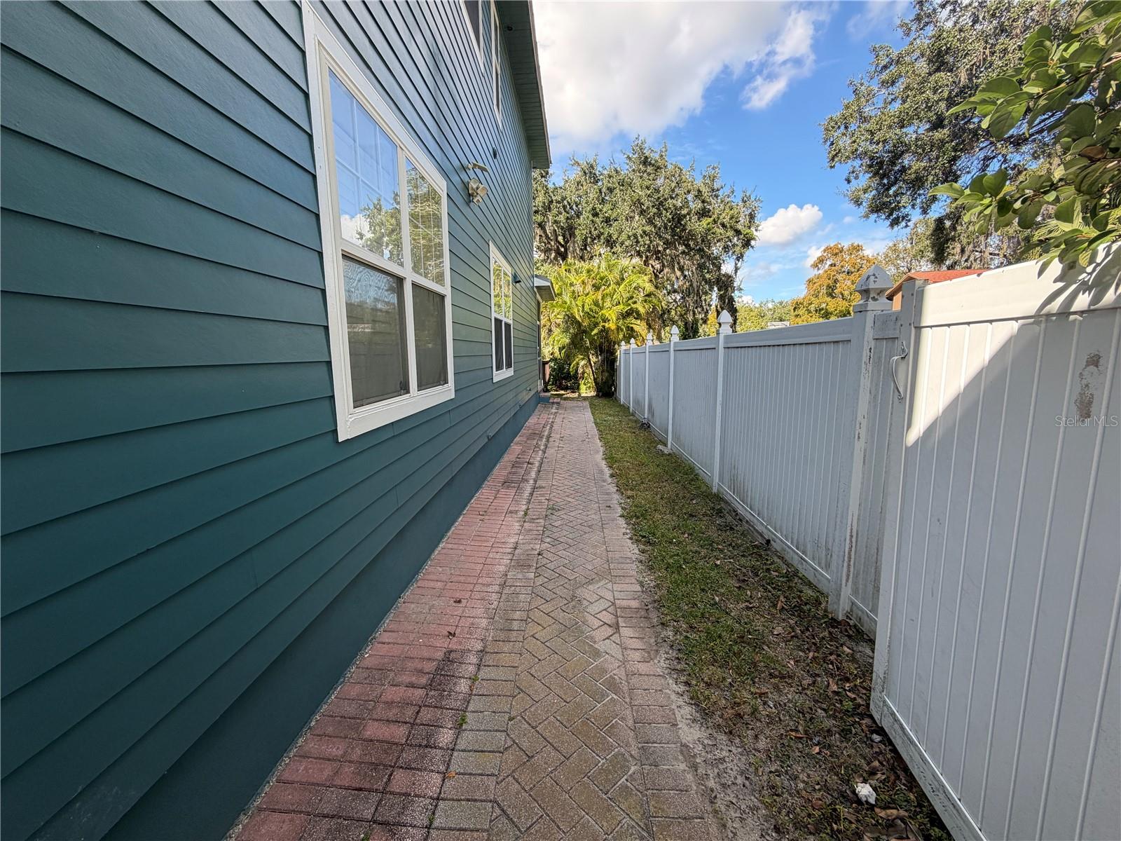 TEMPLE TERRACE ESTATES - Residential Lease