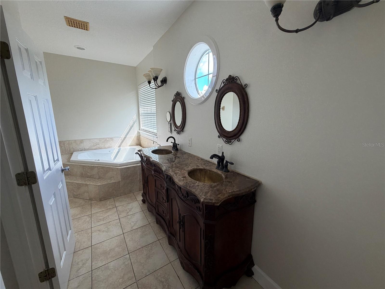 TEMPLE TERRACE ESTATES - Residential Lease