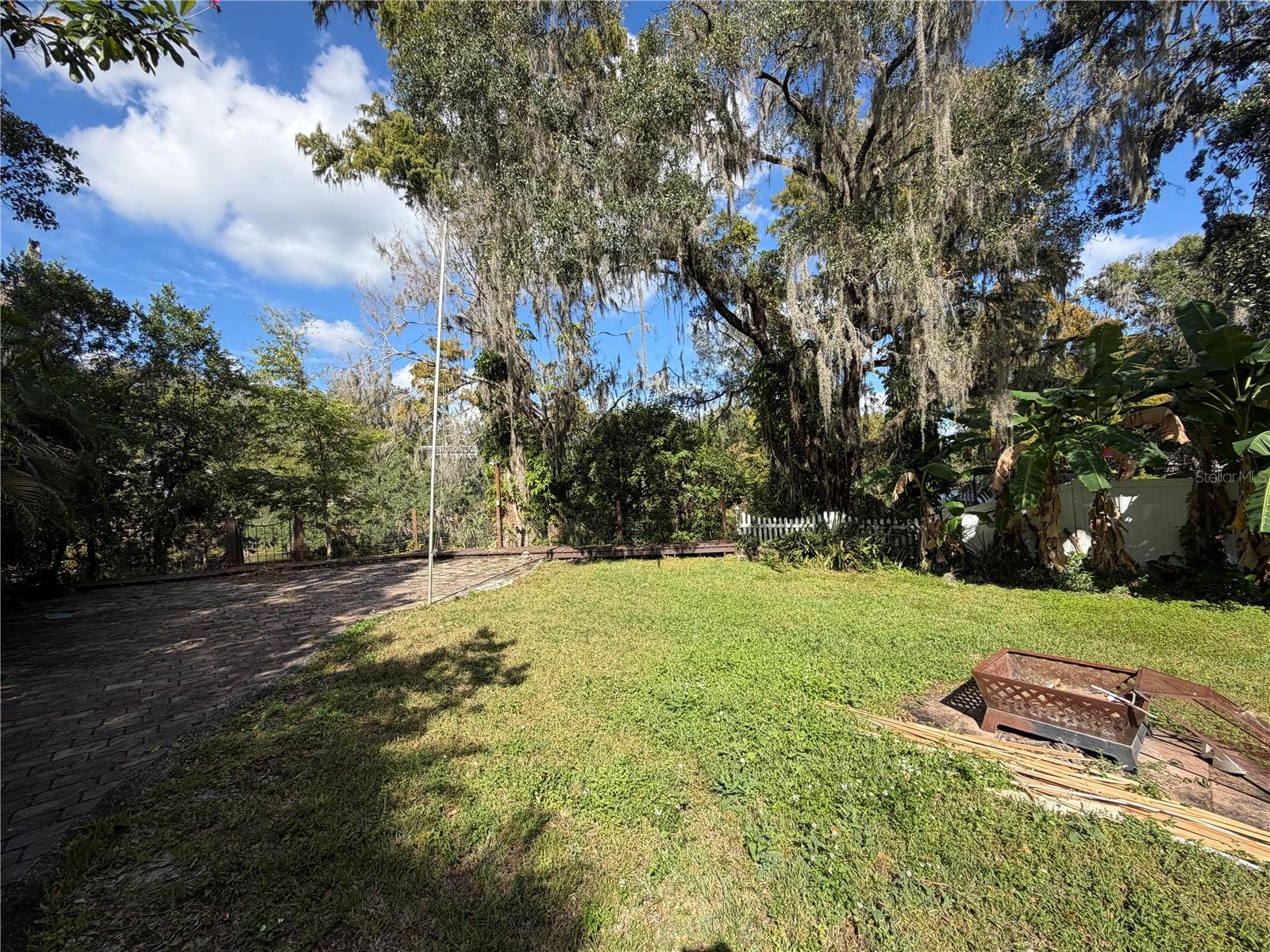 TEMPLE TERRACE ESTATES - Residential Lease