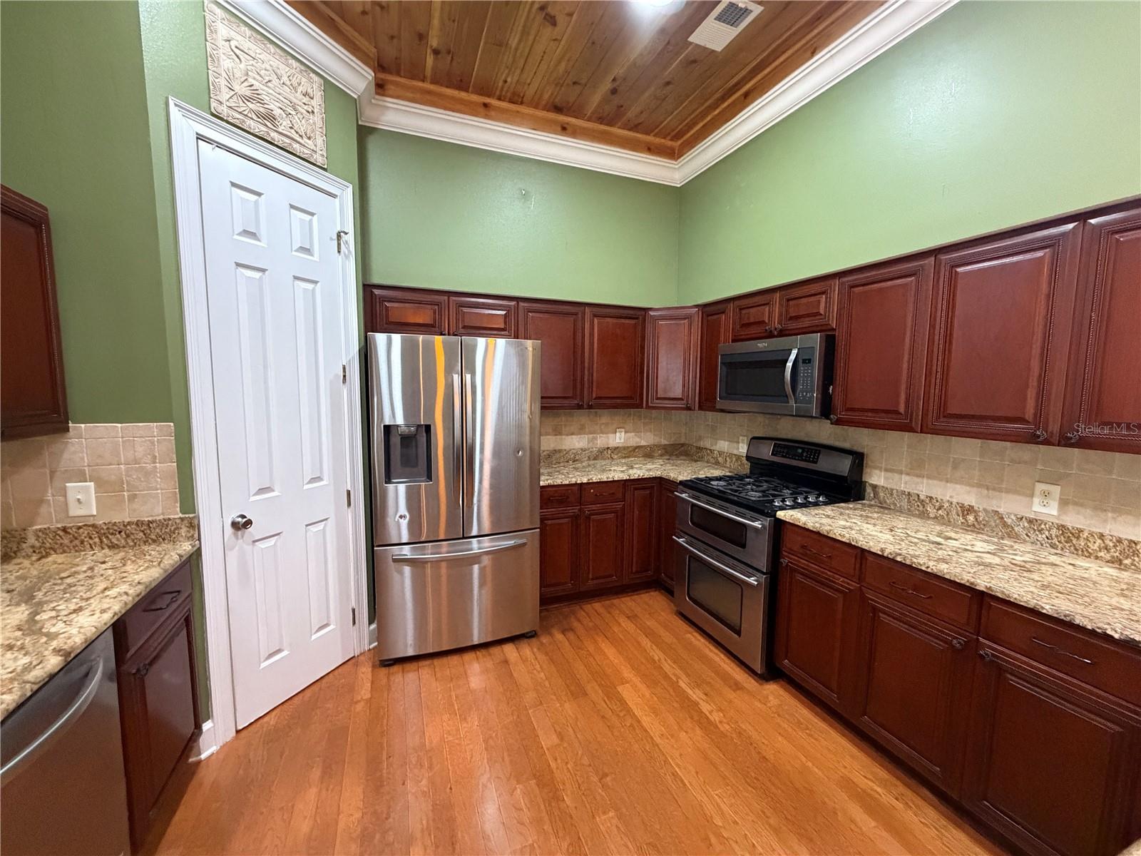 TEMPLE TERRACE ESTATES - Residential Lease