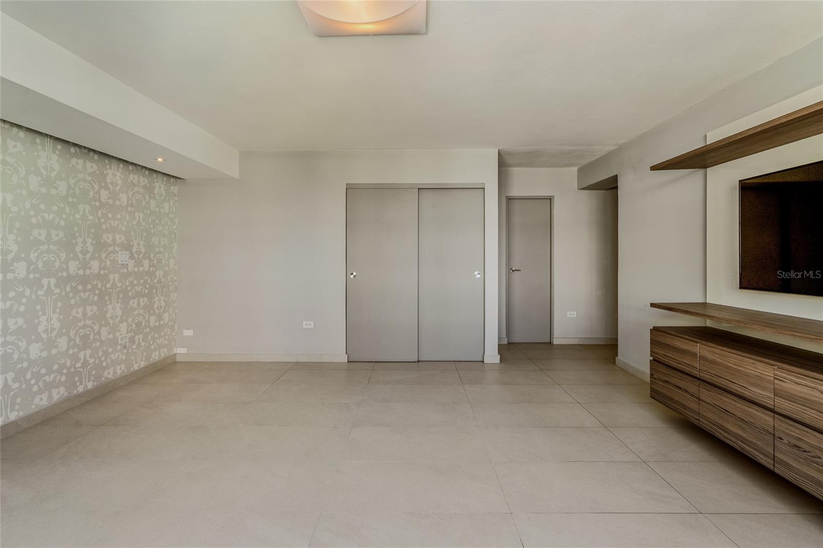 ASHFORD PARK CONDOMINIUM - Residential