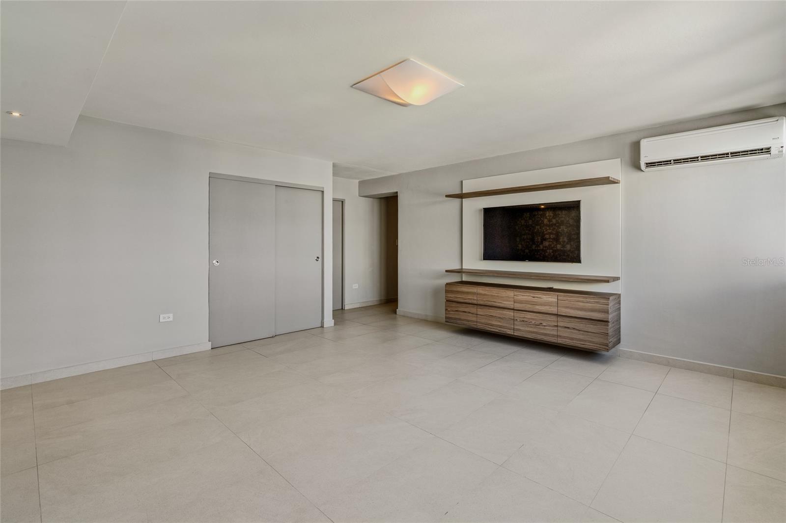 ASHFORD PARK CONDOMINIUM - Residential