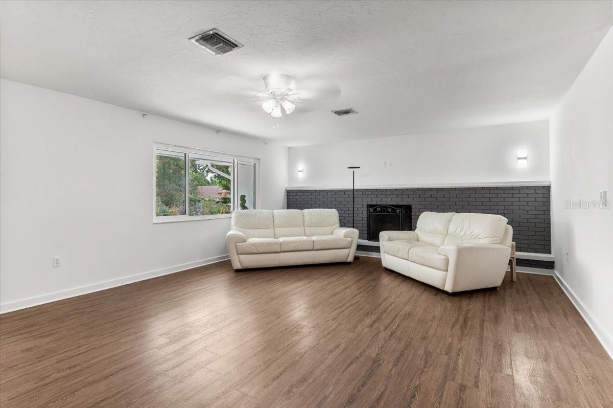 PINE MEADOW - Residential